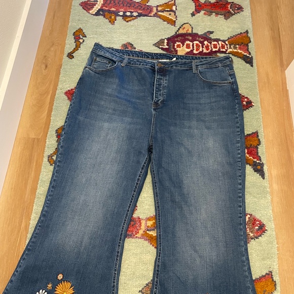 The Hippie Shake high rise flare boho embroidered flowers blue jeans 24 - Picture 4 of 8
